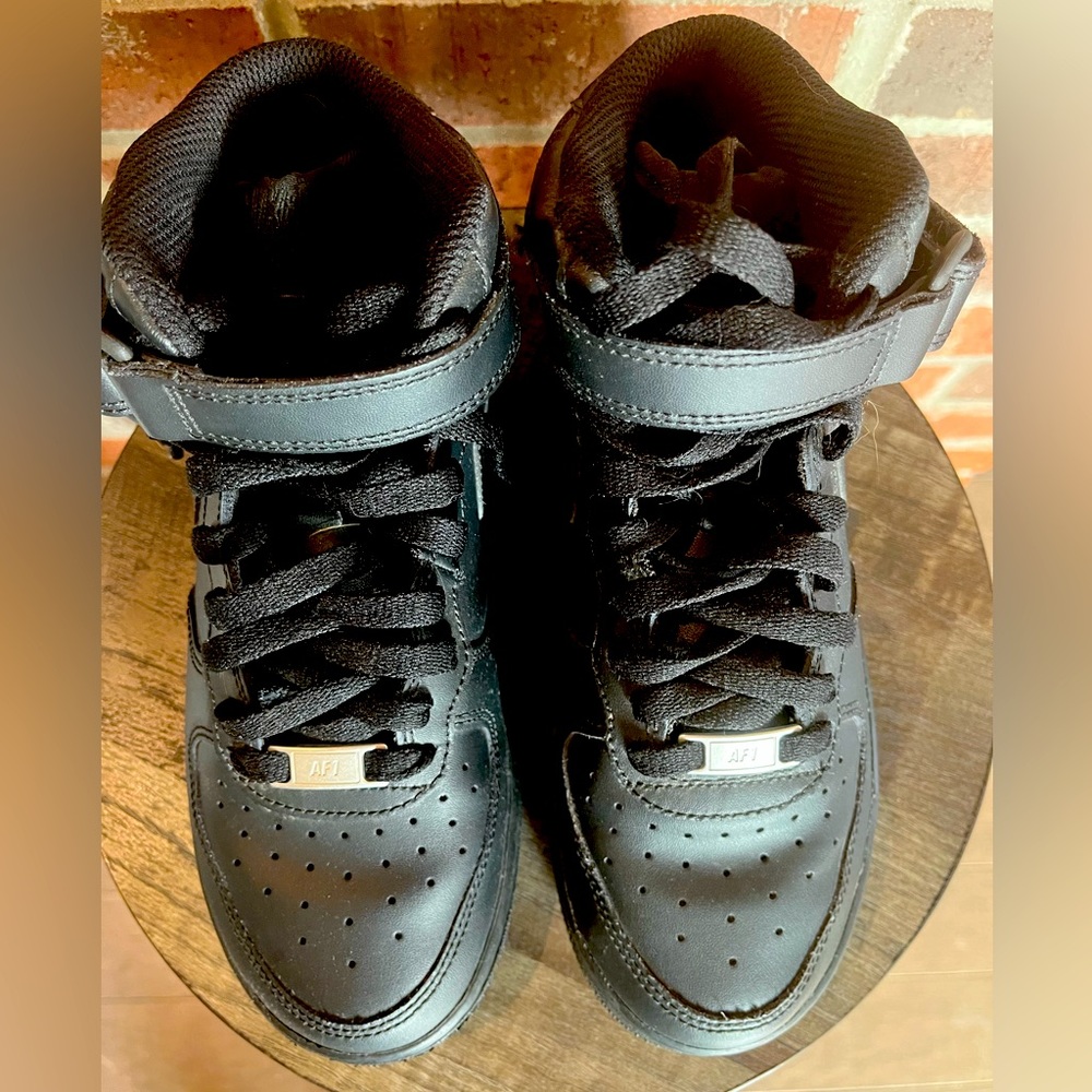 NWOT: Nike Air Force 1 high top